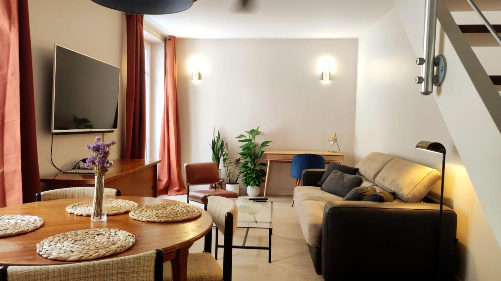 Apartment Spacious Duplex Oberkampf - Bail Mobilite Paris